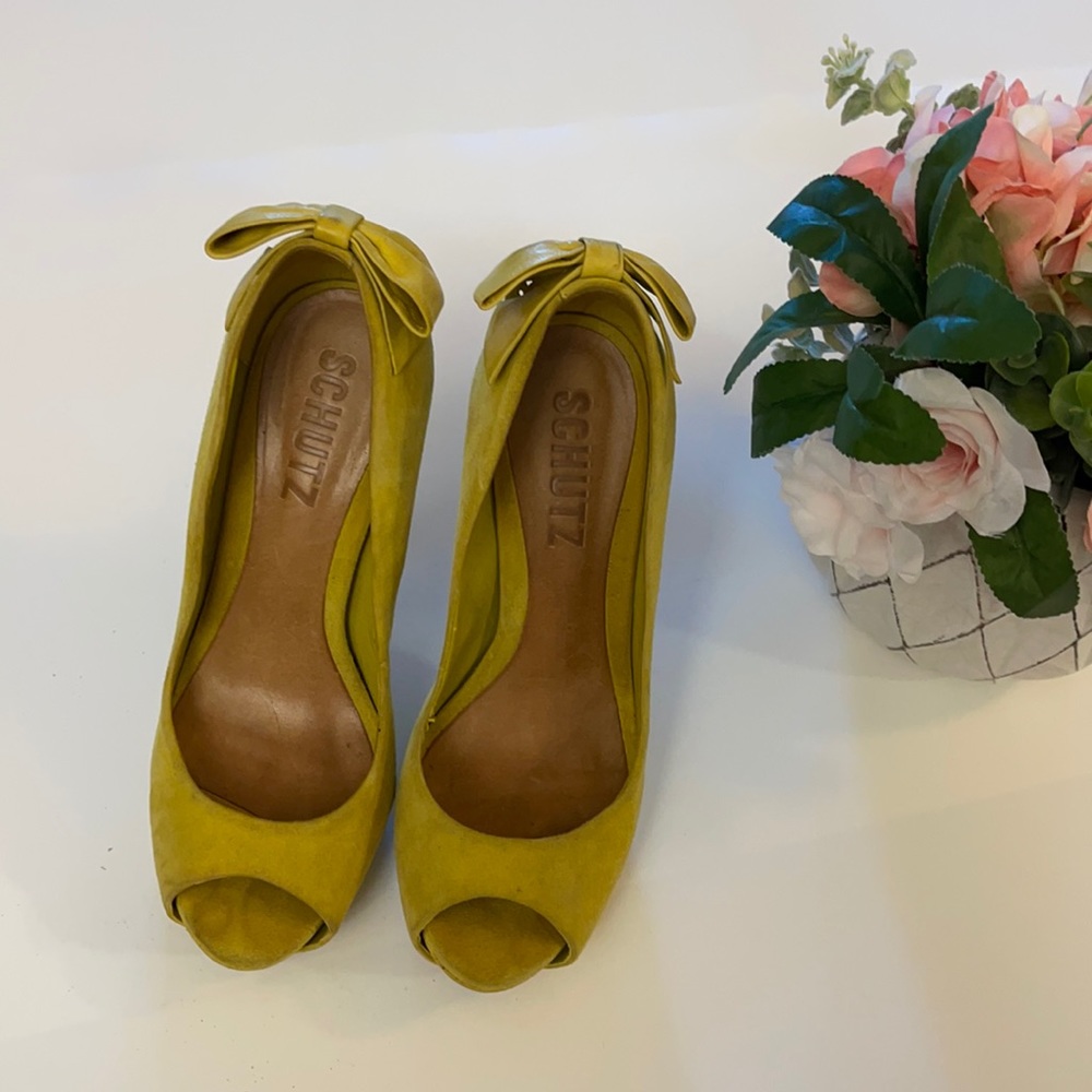 Schutz yellow peep toes 5” heels. USA size 6, Brazil size 35